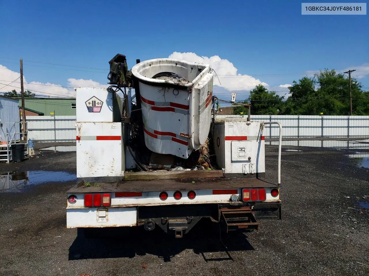 2000 Chevrolet Gmt-400 C3 - Box Truck VIN: 1GBKC34J0YF486181 Lot: 62484926