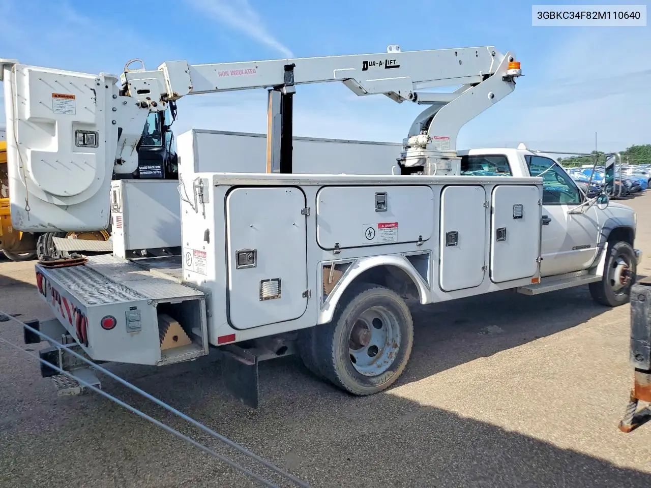 2002 Chevrolet Gmt-400 Bucket Truck VIN: 3GBKC34F82M110640 Lot: 60398576