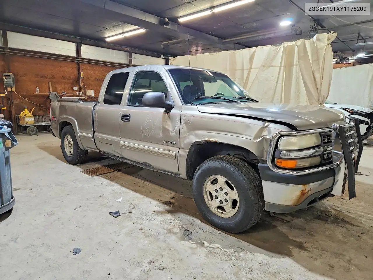 2000 Chevrolet Silverado K1500 VIN: 2GCEK19TXY1178209 Lot: 49054456
