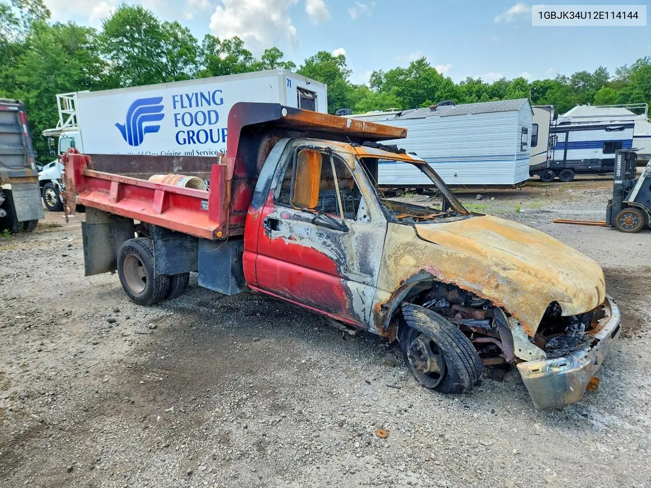 2002 Chevrolet Silverado Dump Truck VIN: 1GBJK34U12E114144 Lot: 58534686