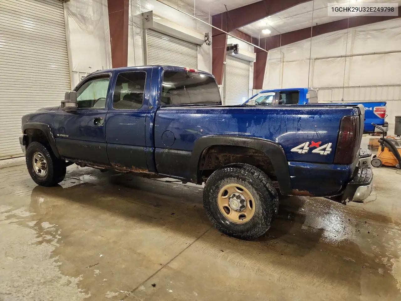 2002 Chevrolet Silverado K2500 Heavy Duty VIN: 1GCHK29U32E249798 Lot: 62021016