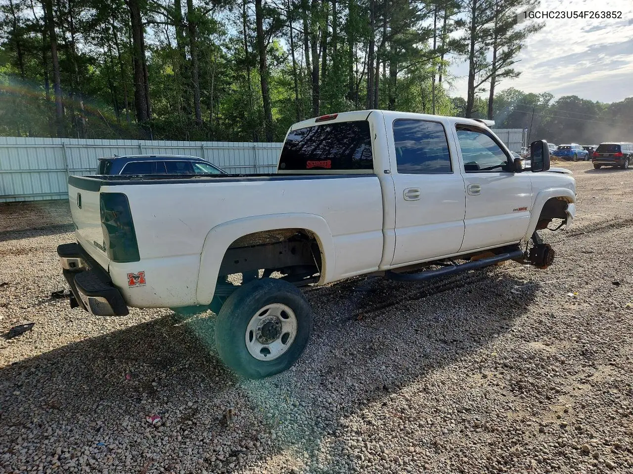 2004 Chevrolet Silverado C2500 Heavy Duty VIN: 1GCHC23U54F263852 Lot: 61062226