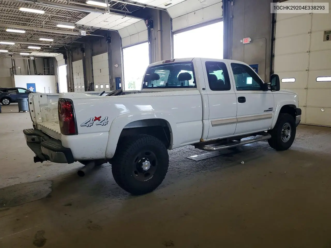 2004 Chevrolet Silverado K2500 Heavy Duty VIN: 1GCHK29204E338293 Lot: 62096606