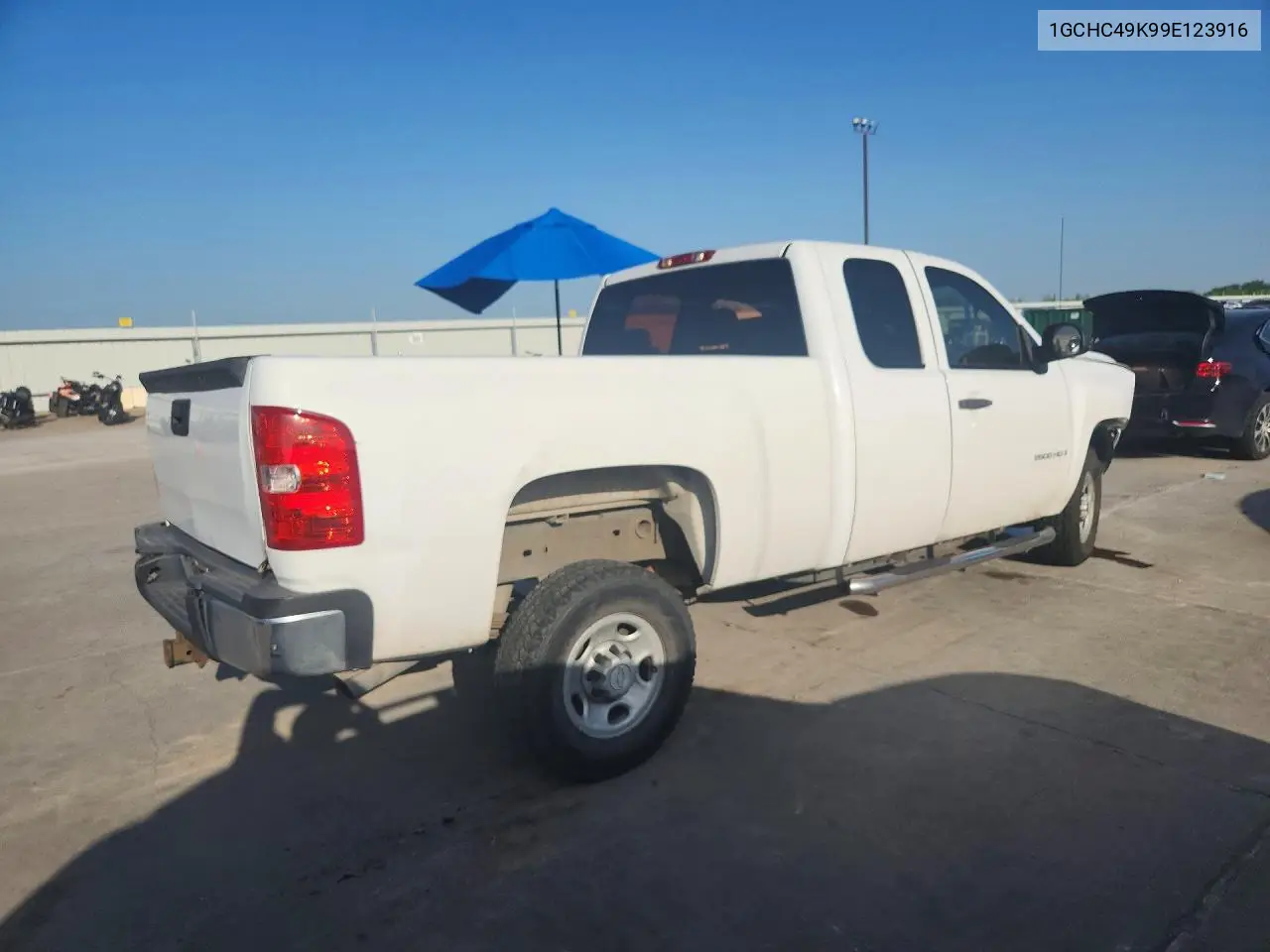 2009 Chevrolet Silverado C2500 Heavy Duty VIN: 1GCHC49K99E123916 Lot: 61363276
