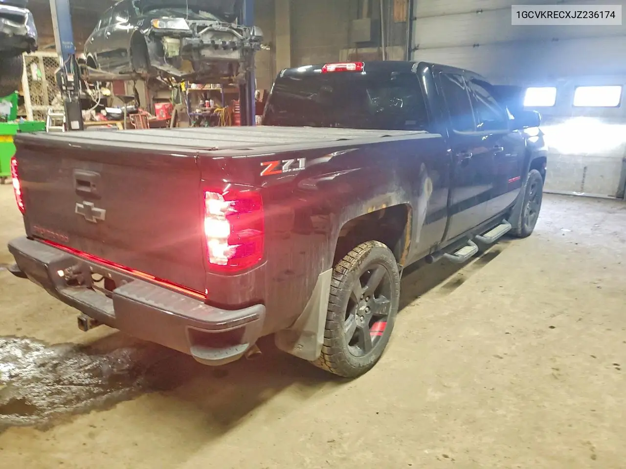 2018 Chevrolet Silverado K1500 Lt VIN: 1GCVKRECXJZ236174 Lot: 48071886