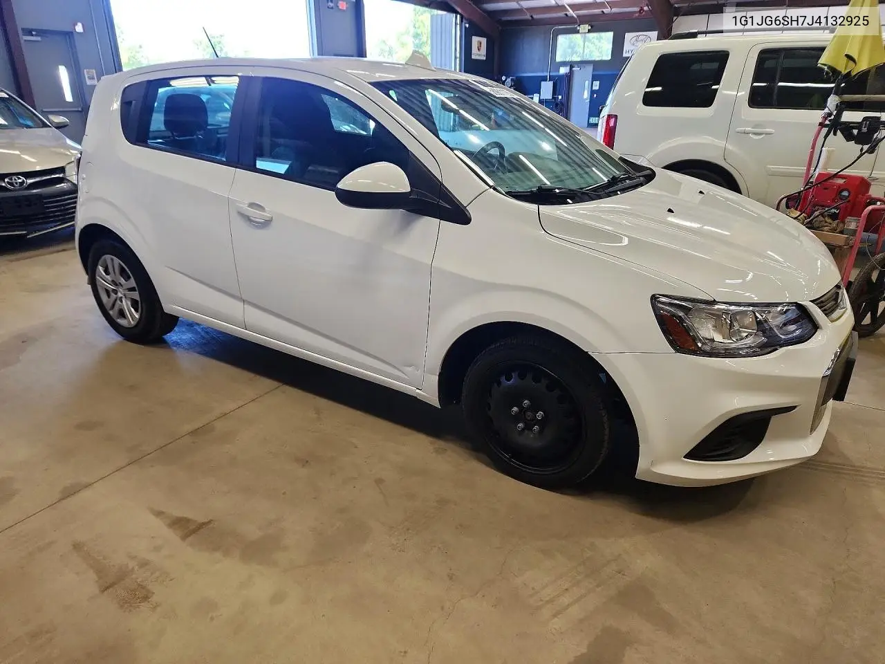 2018 Chevrolet Sonic VIN: 1G1JG6SH7J4132925 Lot: 56901126