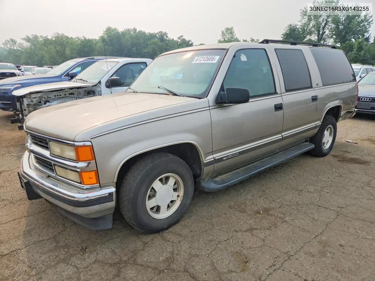 1999 Chevrolet Suburban C1500 VIN: 3GNEC16R3XG143255 Lot: 61312606