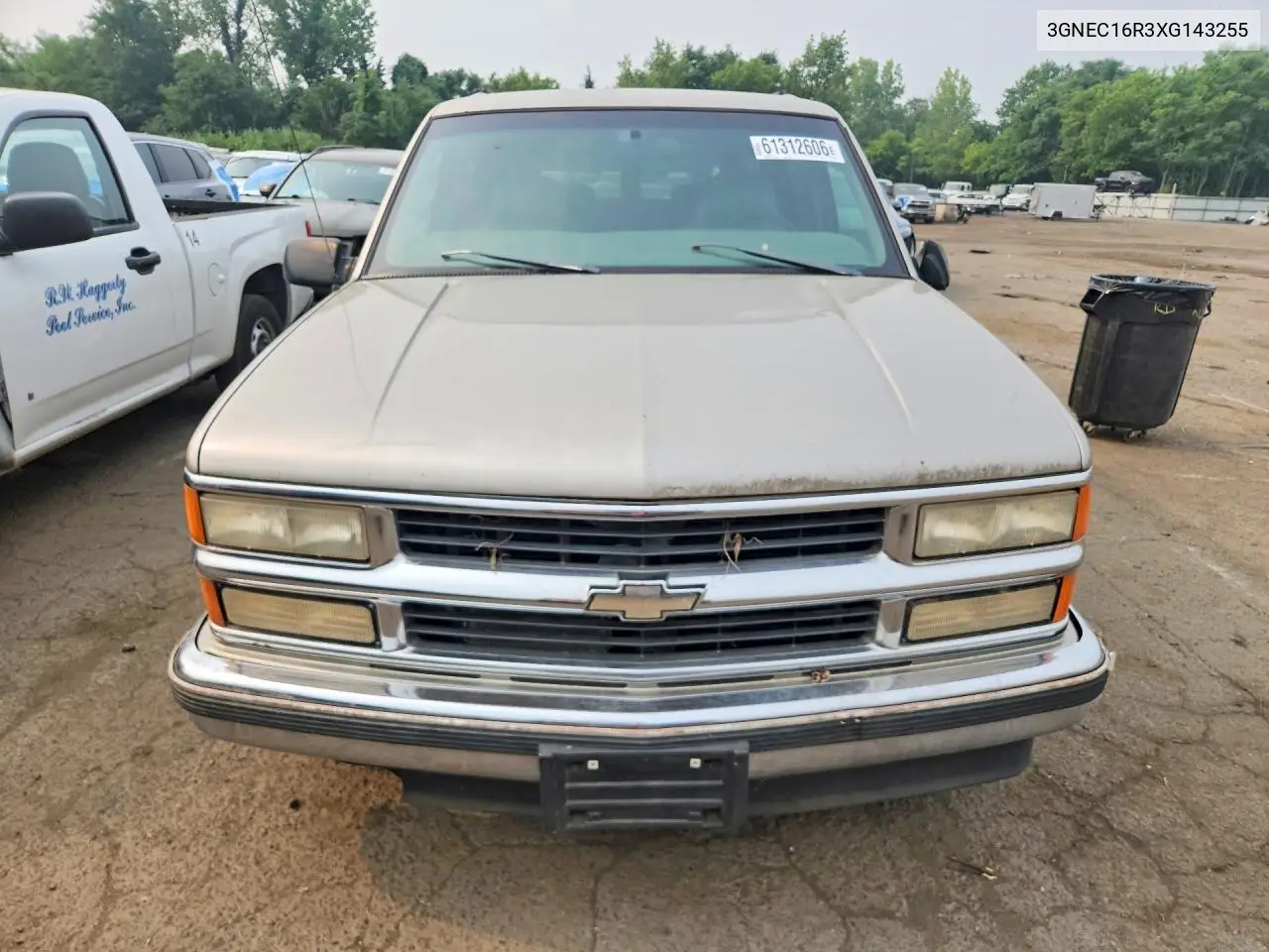 1999 Chevrolet Suburban C1500 VIN: 3GNEC16R3XG143255 Lot: 61312606