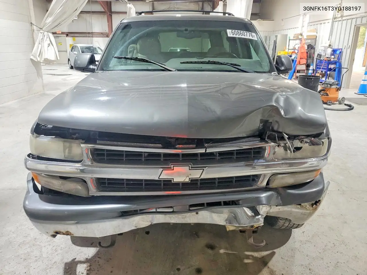 2000 Chevrolet Suburban K1500 VIN: 3GNFK16T3YG188197 Lot: 60860776