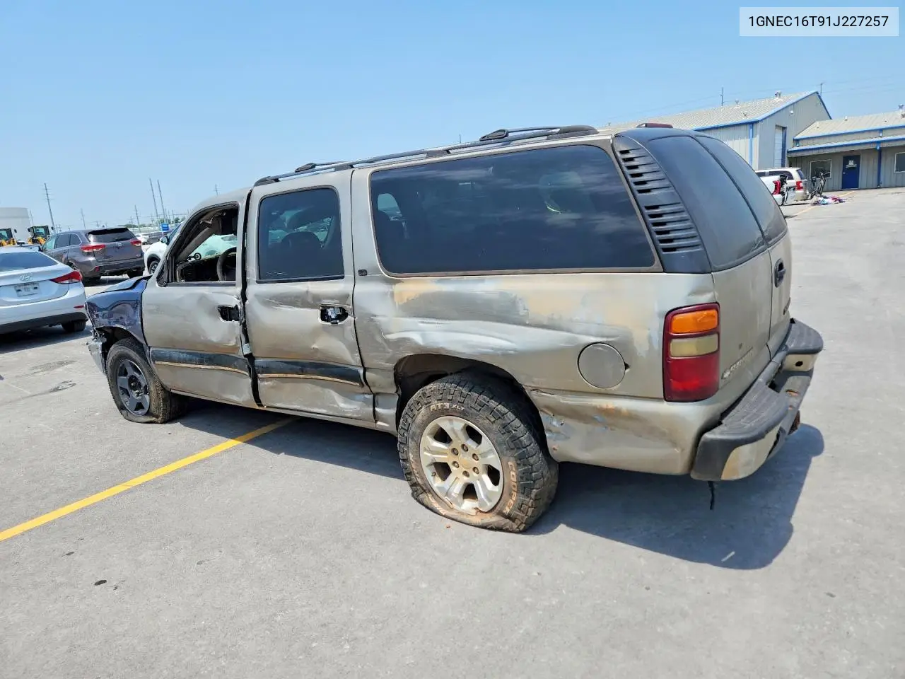 2001 Chevrolet Suburban C1500 VIN: 1GNEC16T91J227257 Lot: 59185436