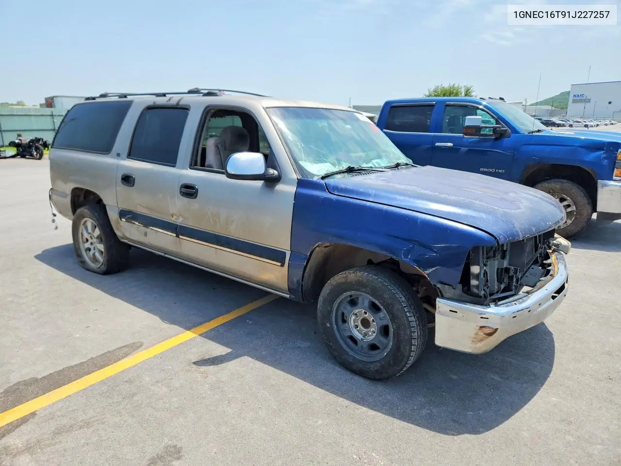 2001 Chevrolet Suburban C1500 VIN: 1GNEC16T91J227257 Lot: 59185436