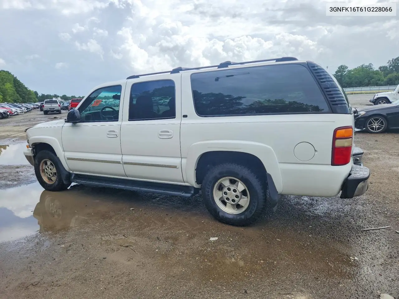 2001 Chevrolet Suburban K1500 VIN: 3GNFK16T61G228066 Lot: 60948426