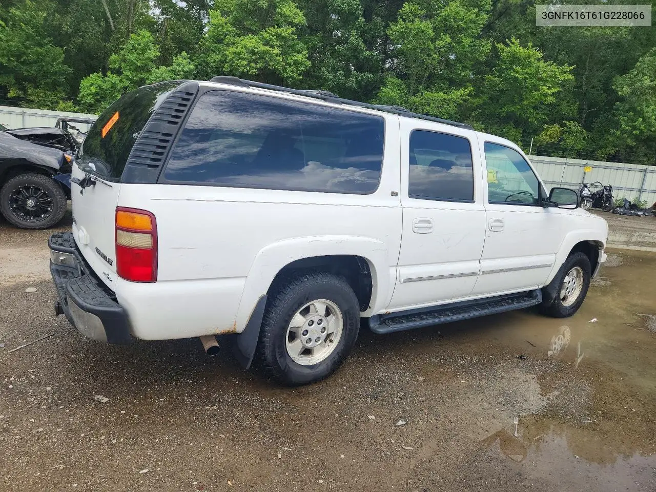 2001 Chevrolet Suburban K1500 VIN: 3GNFK16T61G228066 Lot: 60948426