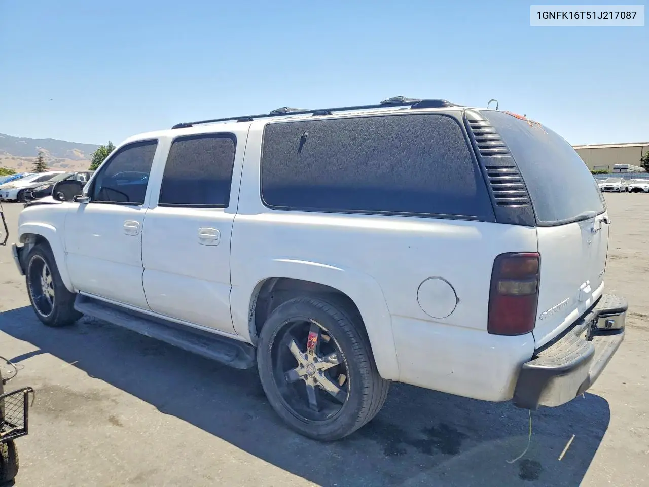 2001 Chevrolet Suburban K1500 VIN: 1GNFK16T51J217087 Lot: 61518796