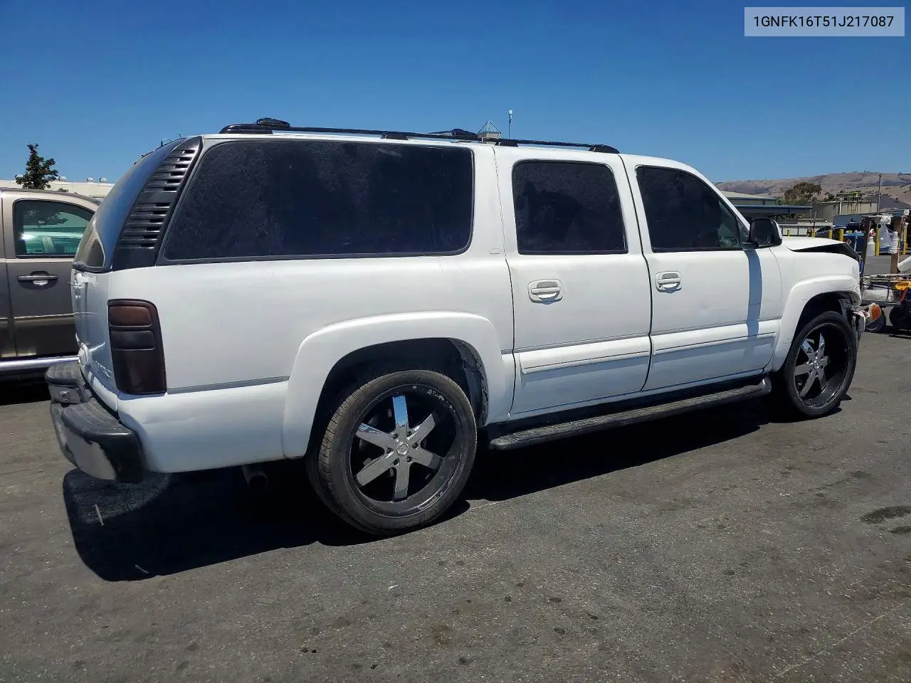 2001 Chevrolet Suburban K1500 VIN: 1GNFK16T51J217087 Lot: 61518796