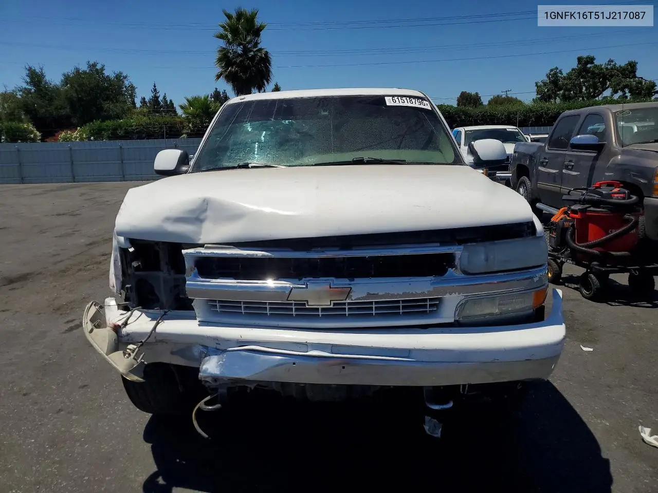 2001 Chevrolet Suburban K1500 VIN: 1GNFK16T51J217087 Lot: 61518796