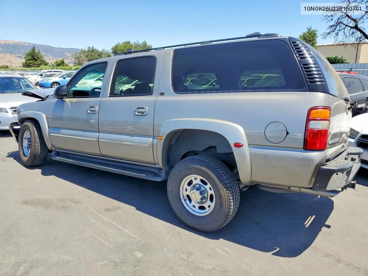 2003 Chevrolet Suburban K2500 VIN: 1GNGK26U23R150701 Lot: 61203146