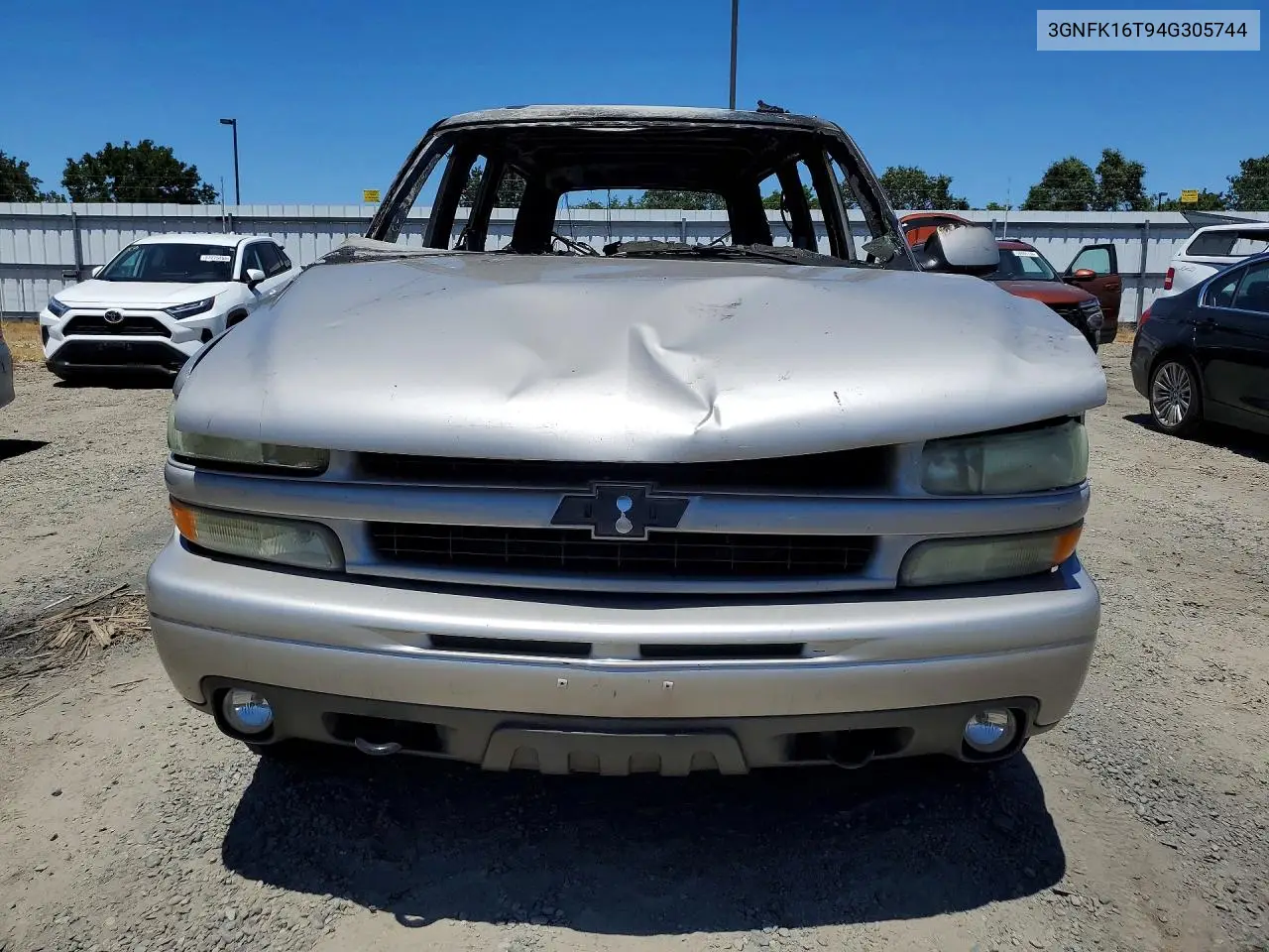 2004 Chevrolet Suburban K1500 VIN: 3GNFK16T94G305744 Lot: 56747126