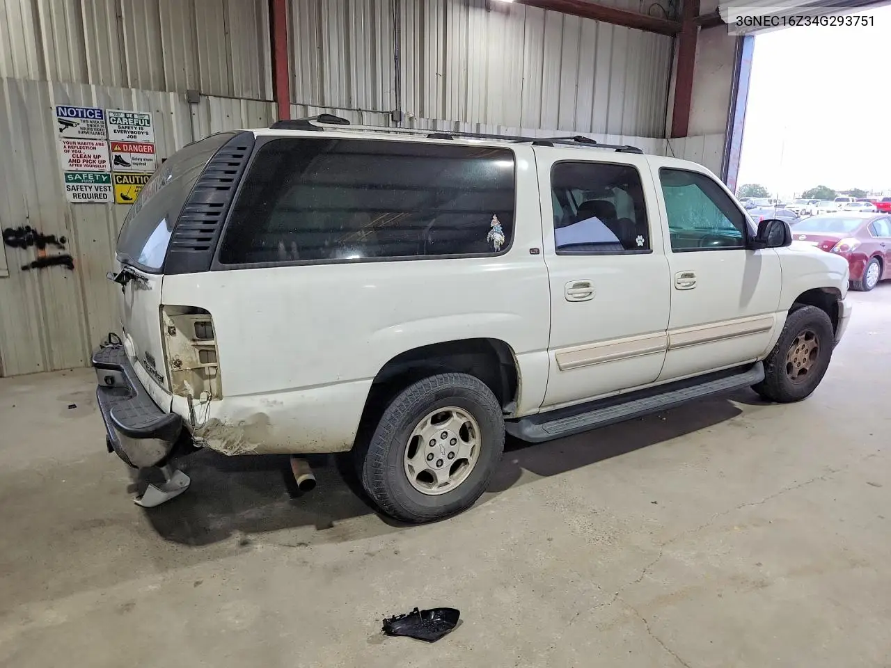 2004 Chevrolet Suburban C1500 VIN: 3GNEC16Z34G293751 Lot: 61848656