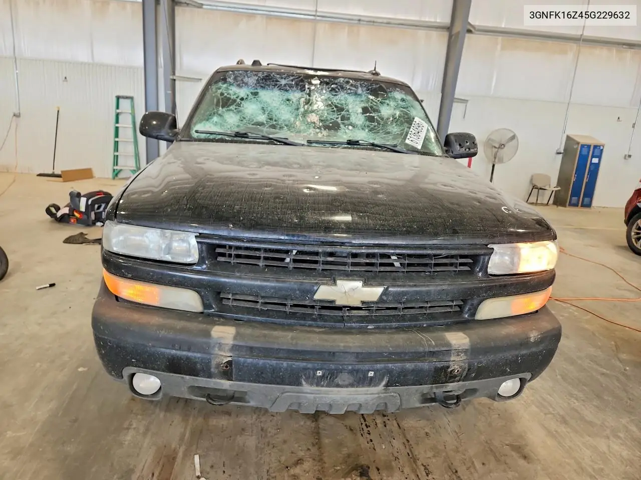 3GNFK16Z45G229632 2005 Chevrolet Suburban K1500