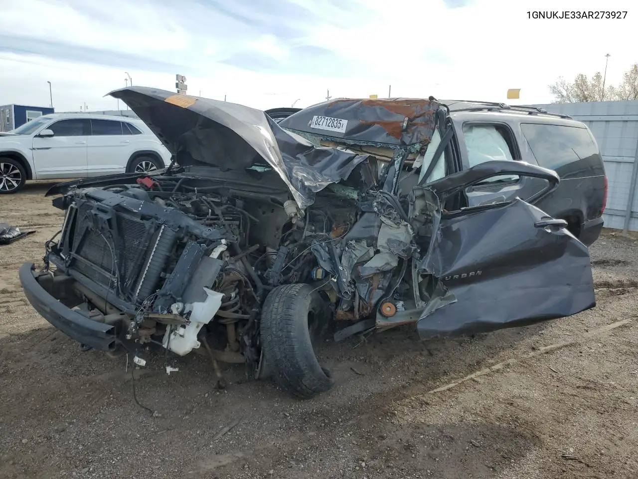 1GNUKJE33AR273927 2010 Chevrolet Suburban K1500 Lt