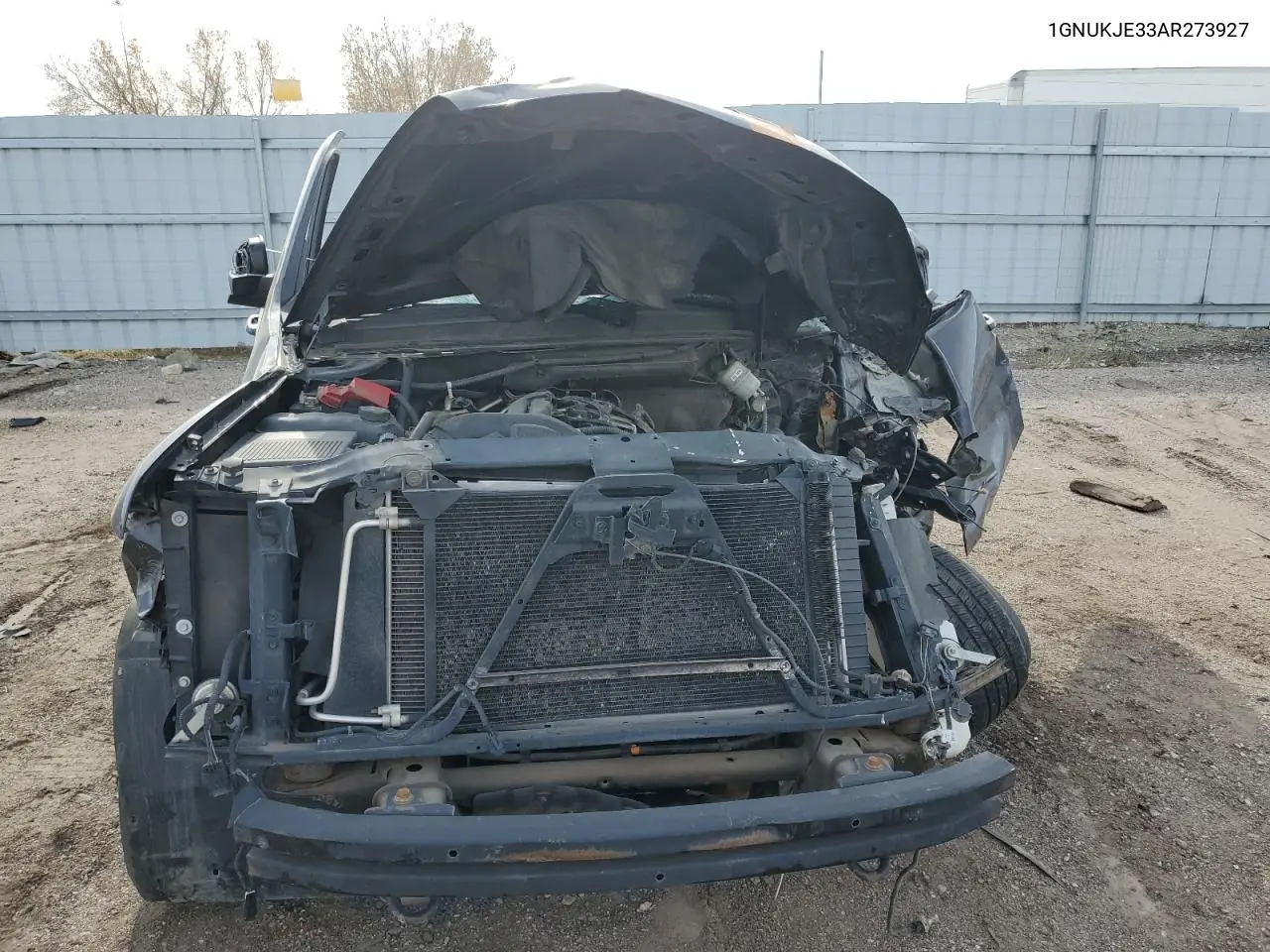 1GNUKJE33AR273927 2010 Chevrolet Suburban K1500 Lt