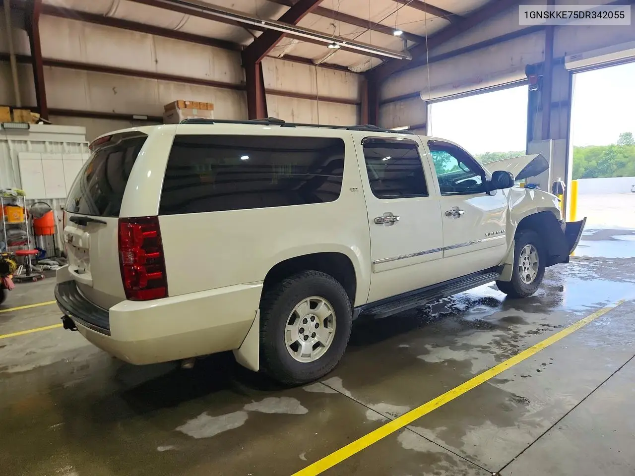 2013 Chevrolet Suburban K1500 Ltz VIN: 1GNSKKE75DR342055 Lot: 61420276