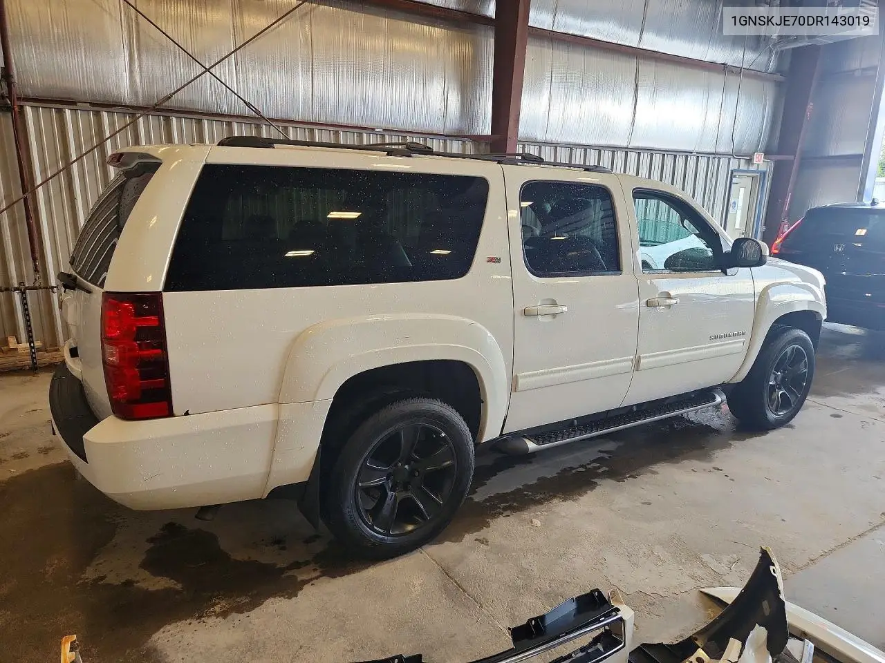 2013 Chevrolet Suburban K1500 Lt VIN: 1GNSKJE70DR143019 Lot: 85604755