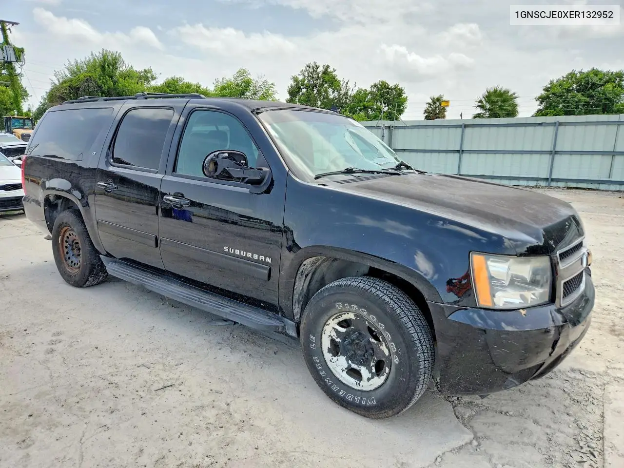 2014 Chevrolet Suburban VIN: 1GNSCJE0XER132952 Lot: 60969416
