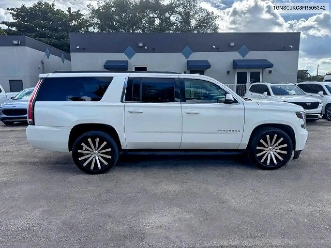 1GNSCJKC8FR505342 2015 Chevrolet Suburban C1500 Lt