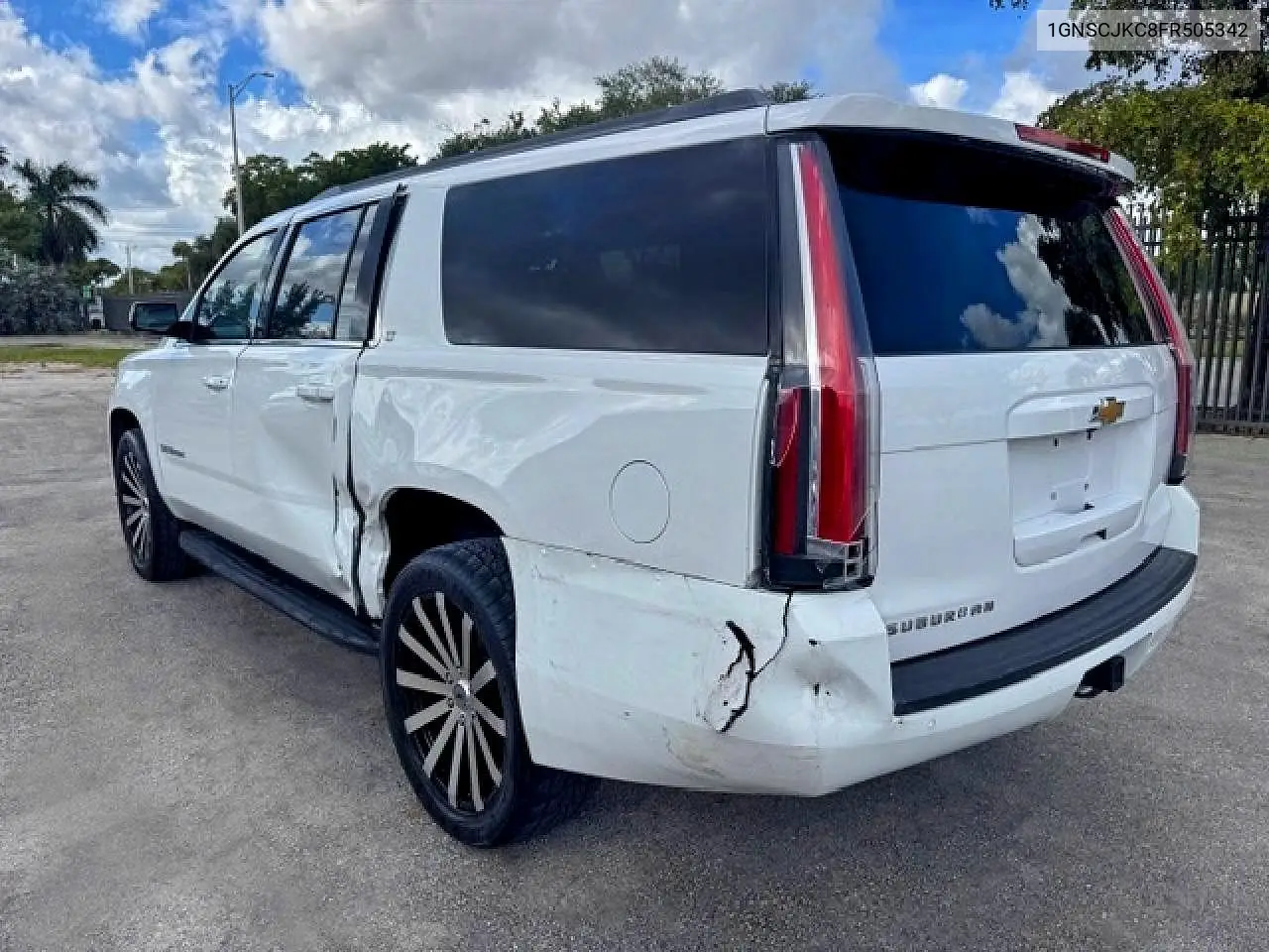 1GNSCJKC8FR505342 2015 Chevrolet Suburban C1500 Lt