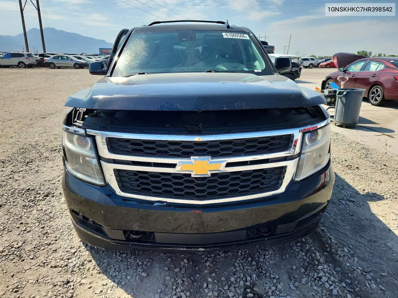 2017 Chevrolet Suburban K1500 Lt VIN: 1GNSKHKC7HR398542 Lot: 61060506