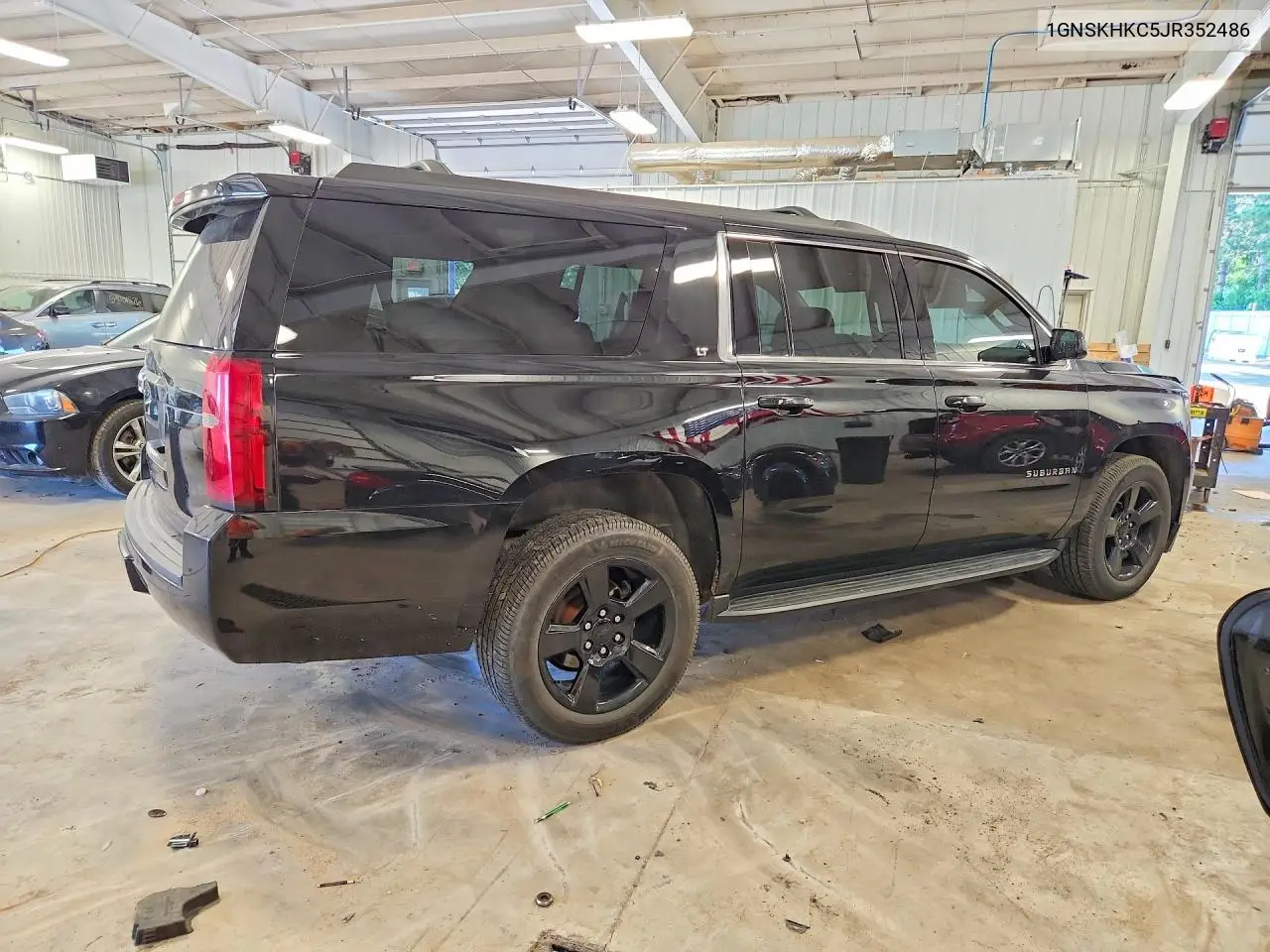 2018 Chevrolet Suburban K1500 Lt VIN: 1GNSKHKC5JR352486 Lot: 60439666