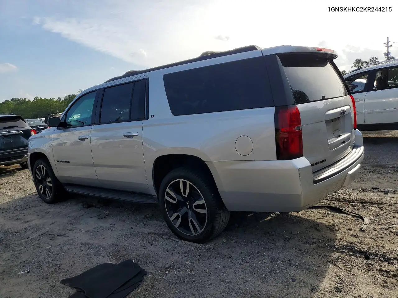 1GNSKHKC2KR244215 2019 Chevrolet Suburban K1500 Lt