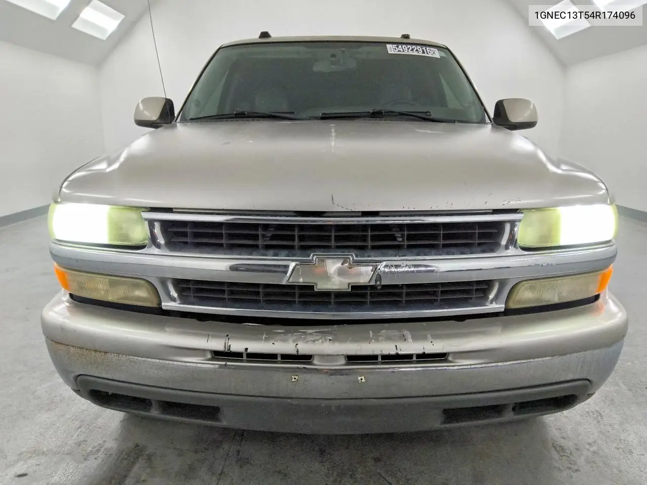 2004 Chevrolet Tahoe C1500 VIN: 1GNEC13T54R174096 Lot: 54922916