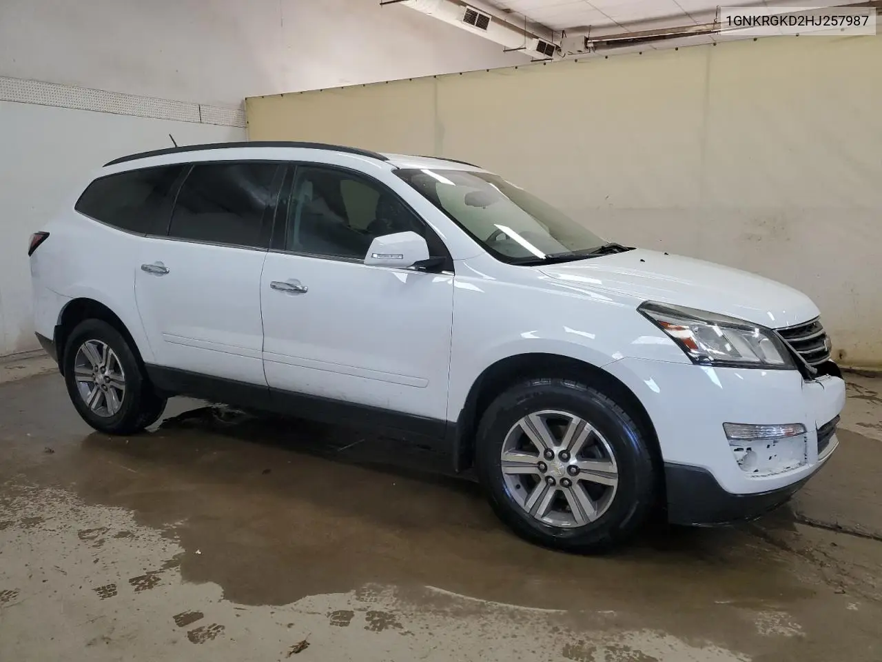 1GNKRGKD2HJ257987 2017 Chevrolet Traverse Lt