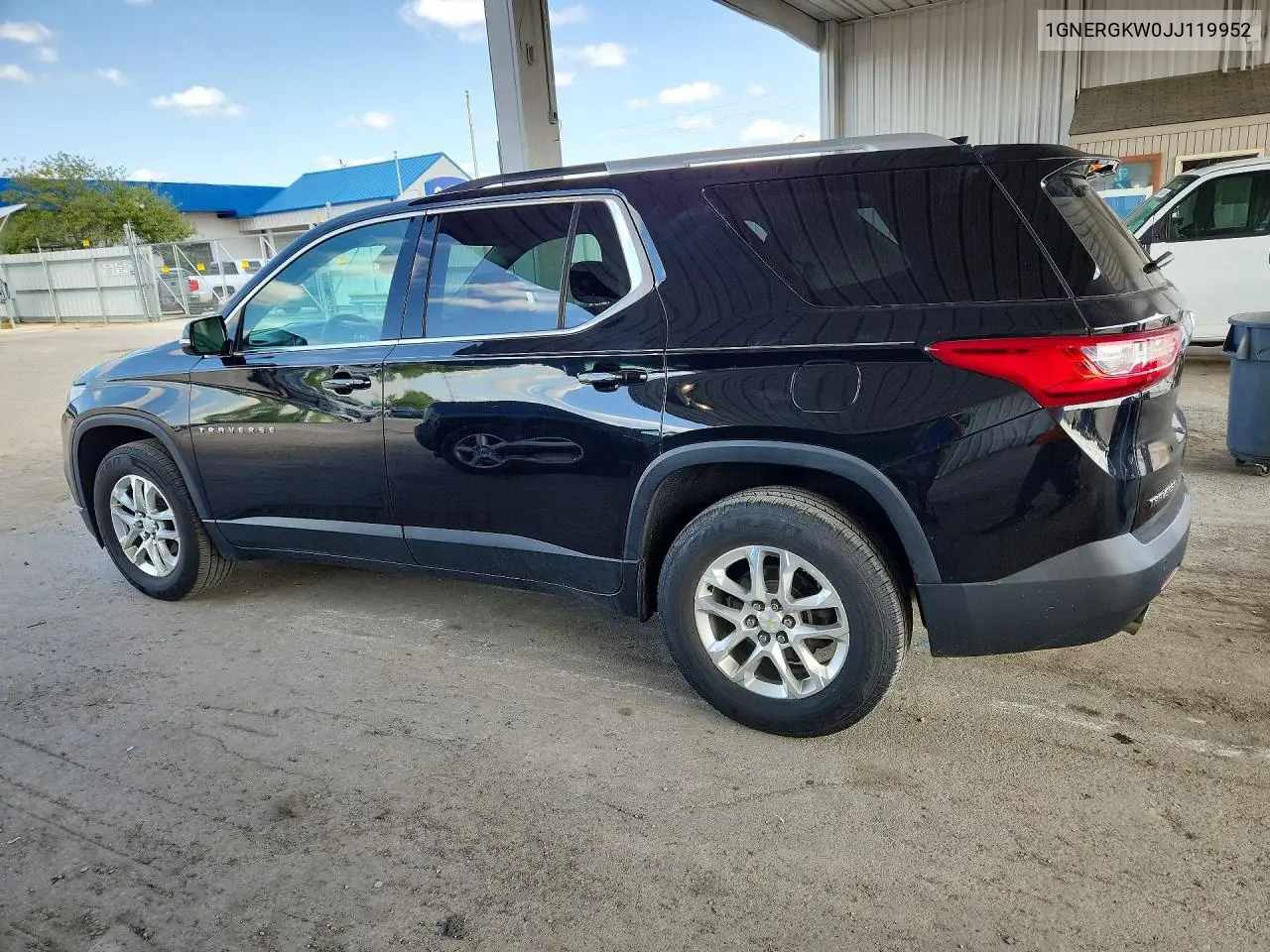 1GNERGKW0JJ119952 2018 Chevrolet Traverse Lt