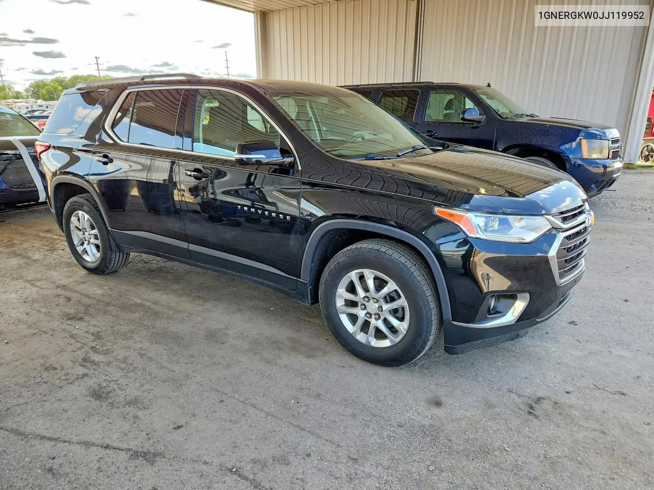1GNERGKW0JJ119952 2018 Chevrolet Traverse Lt