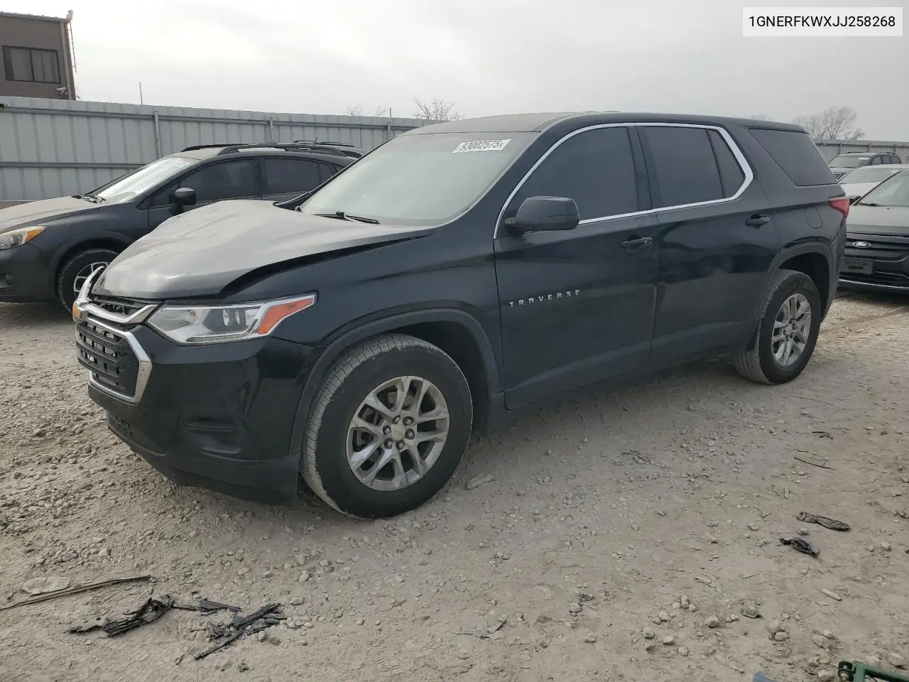 1GNERFKWXJJ258268 2018 Chevrolet Traverse Ls