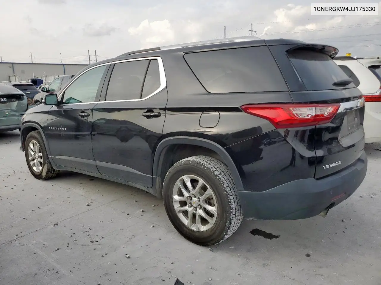 1GNERGKW4JJ175330 2018 Chevrolet Traverse Lt