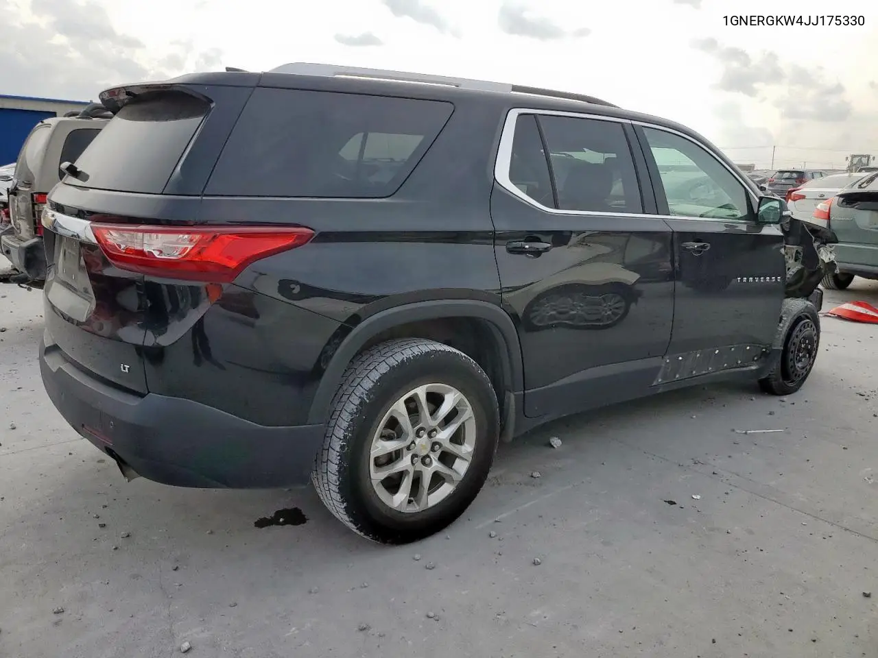 1GNERGKW4JJ175330 2018 Chevrolet Traverse Lt