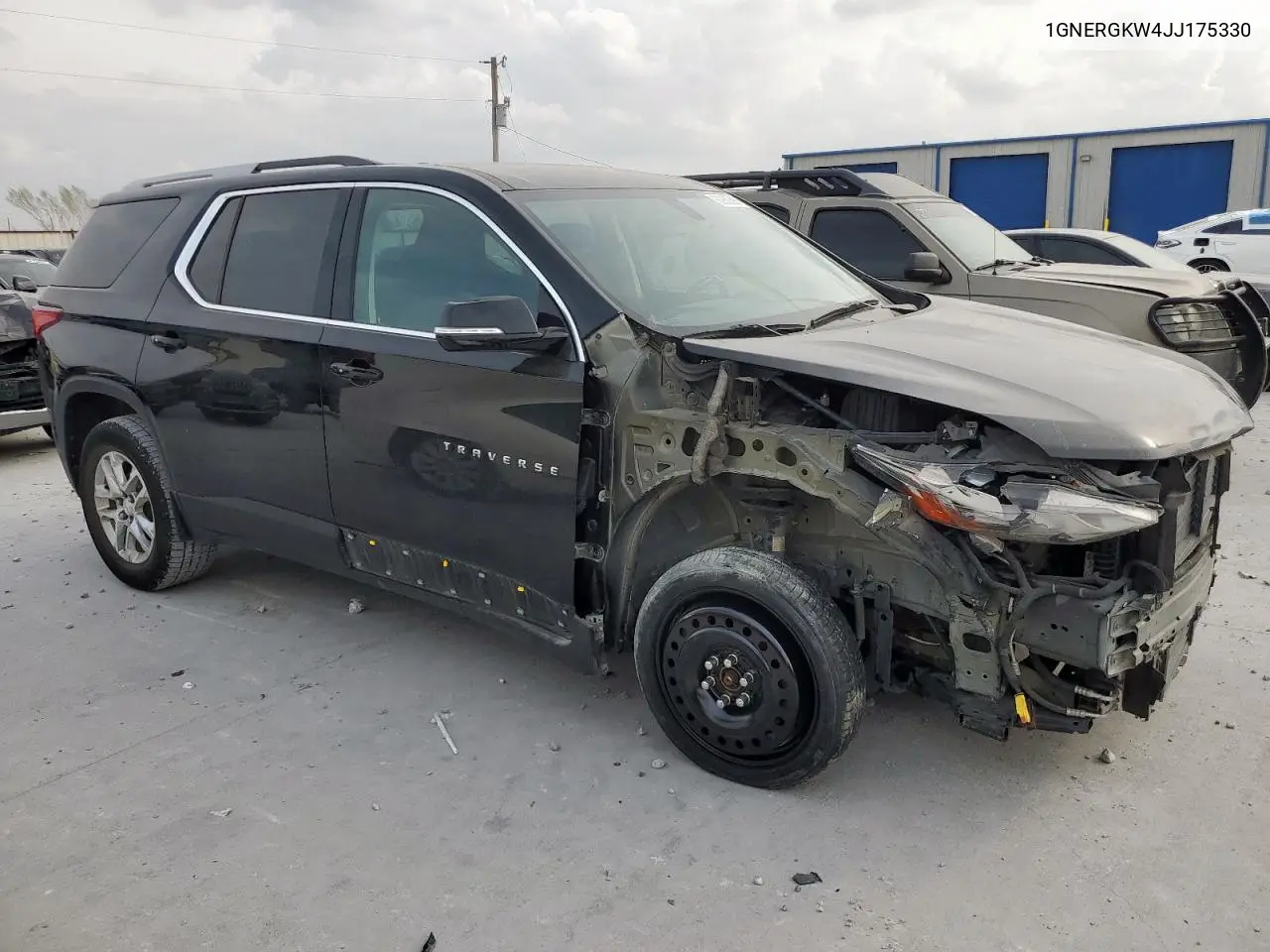 1GNERGKW4JJ175330 2018 Chevrolet Traverse Lt