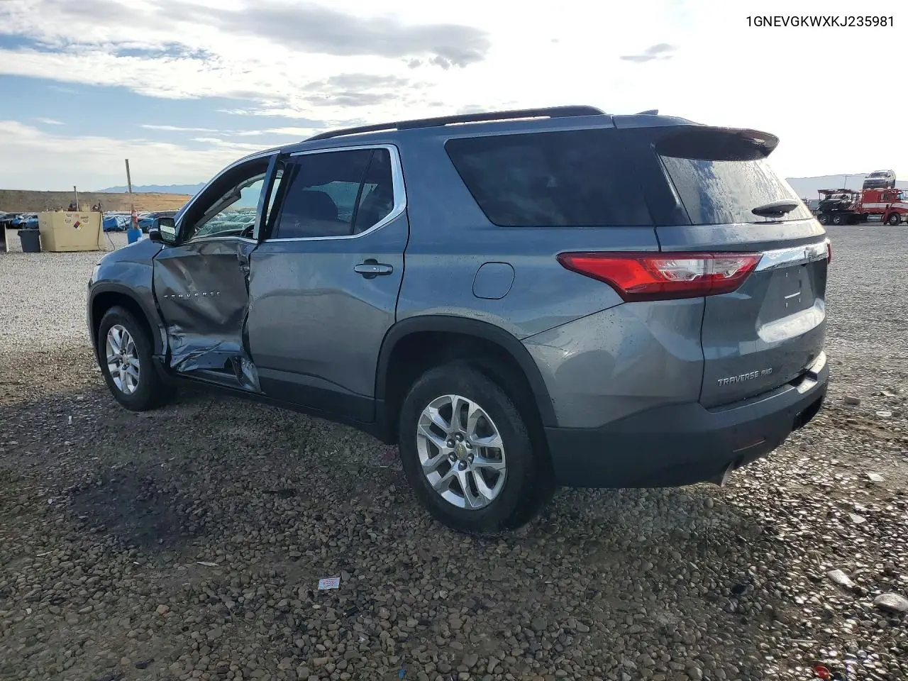 2019 Chevrolet Traverse Lt VIN: 1GNEVGKWXKJ235981 Lot: 59331056