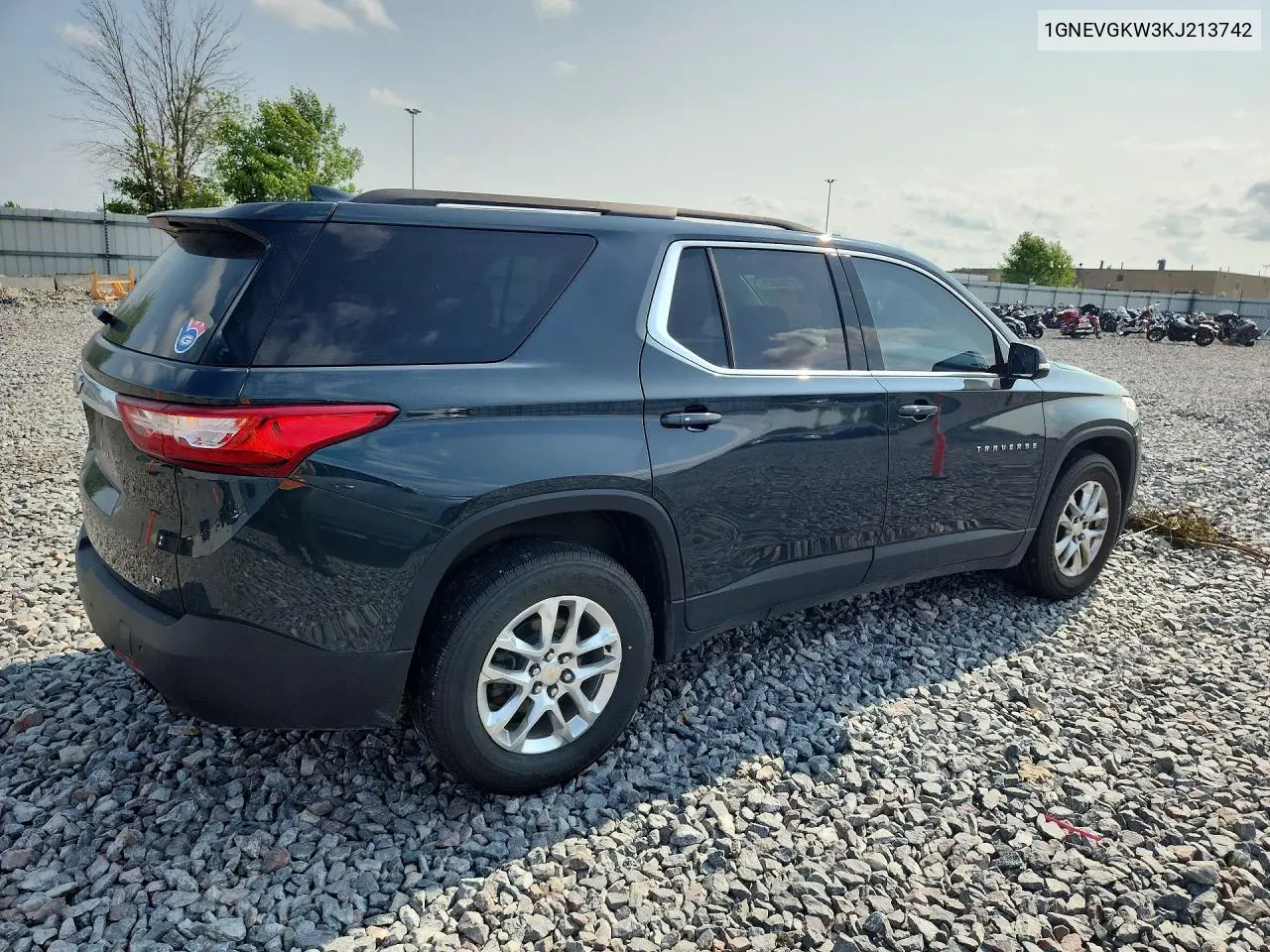 2019 Chevrolet Traverse Lt VIN: 1GNEVGKW3KJ213742 Lot: 61680936