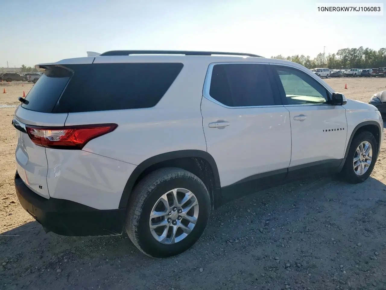 1GNERGKW7KJ106083 2019 Chevrolet Traverse Lt