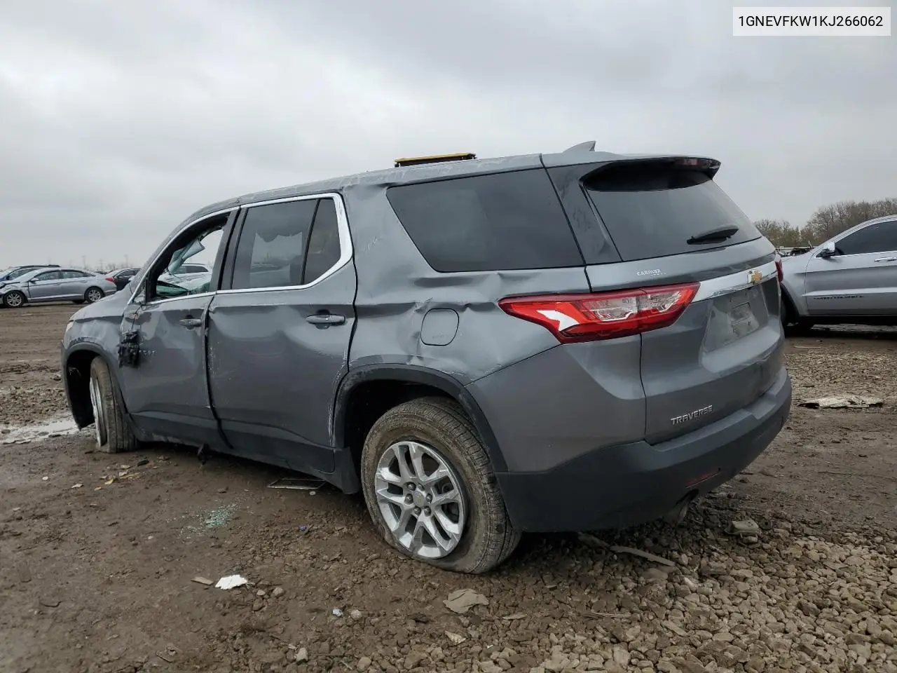 1GNEVFKW1KJ266062 2019 Chevrolet Traverse Ls