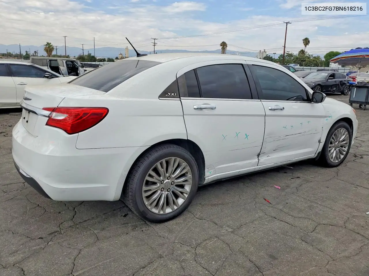 2011 Chrysler 200 Limited VIN: 1C3BC2FG7BN618216 Lot: 61572016