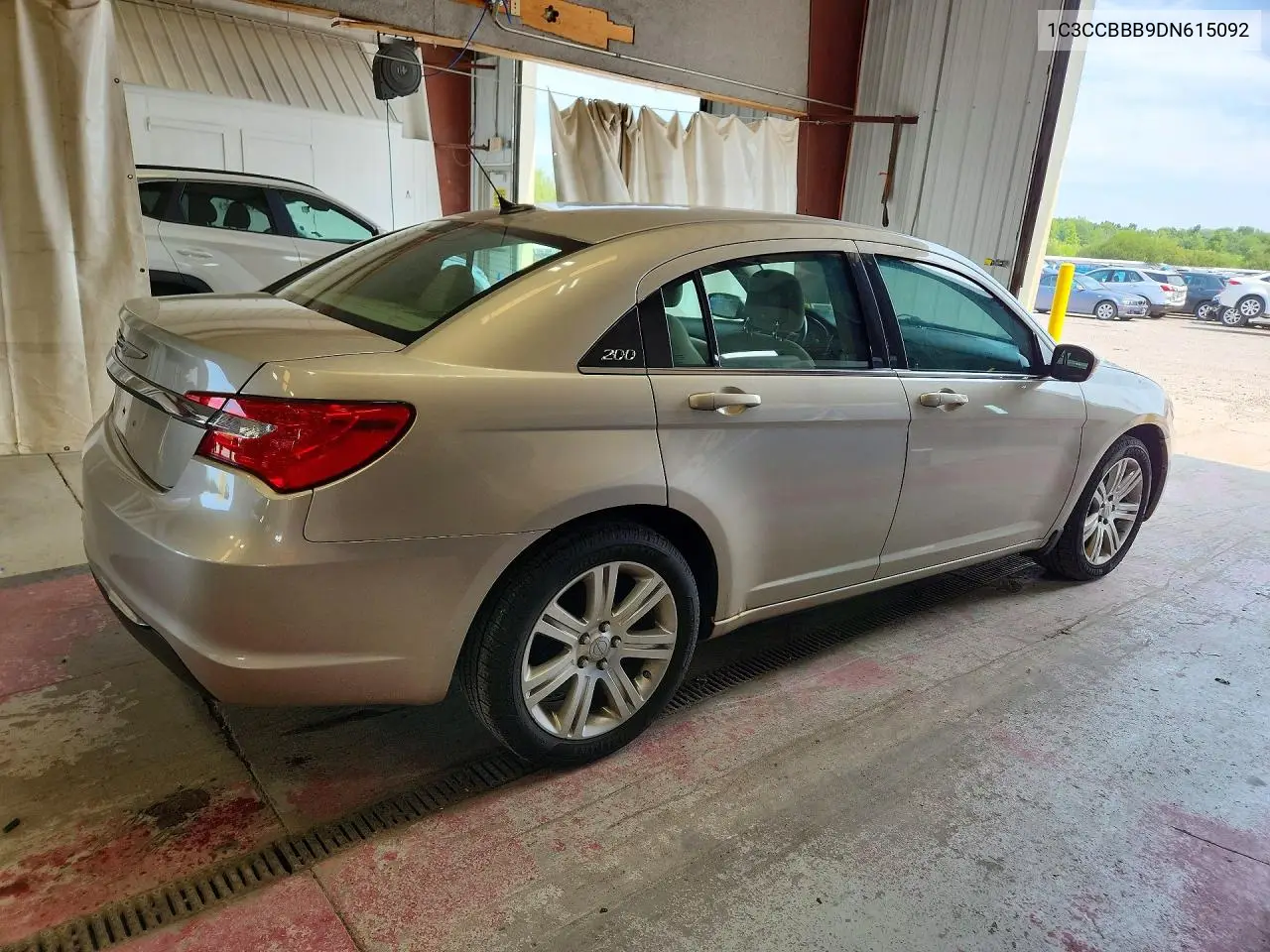 2013 Chrysler 200 Touring VIN: 1C3CCBBB9DN615092 Lot: 60946126
