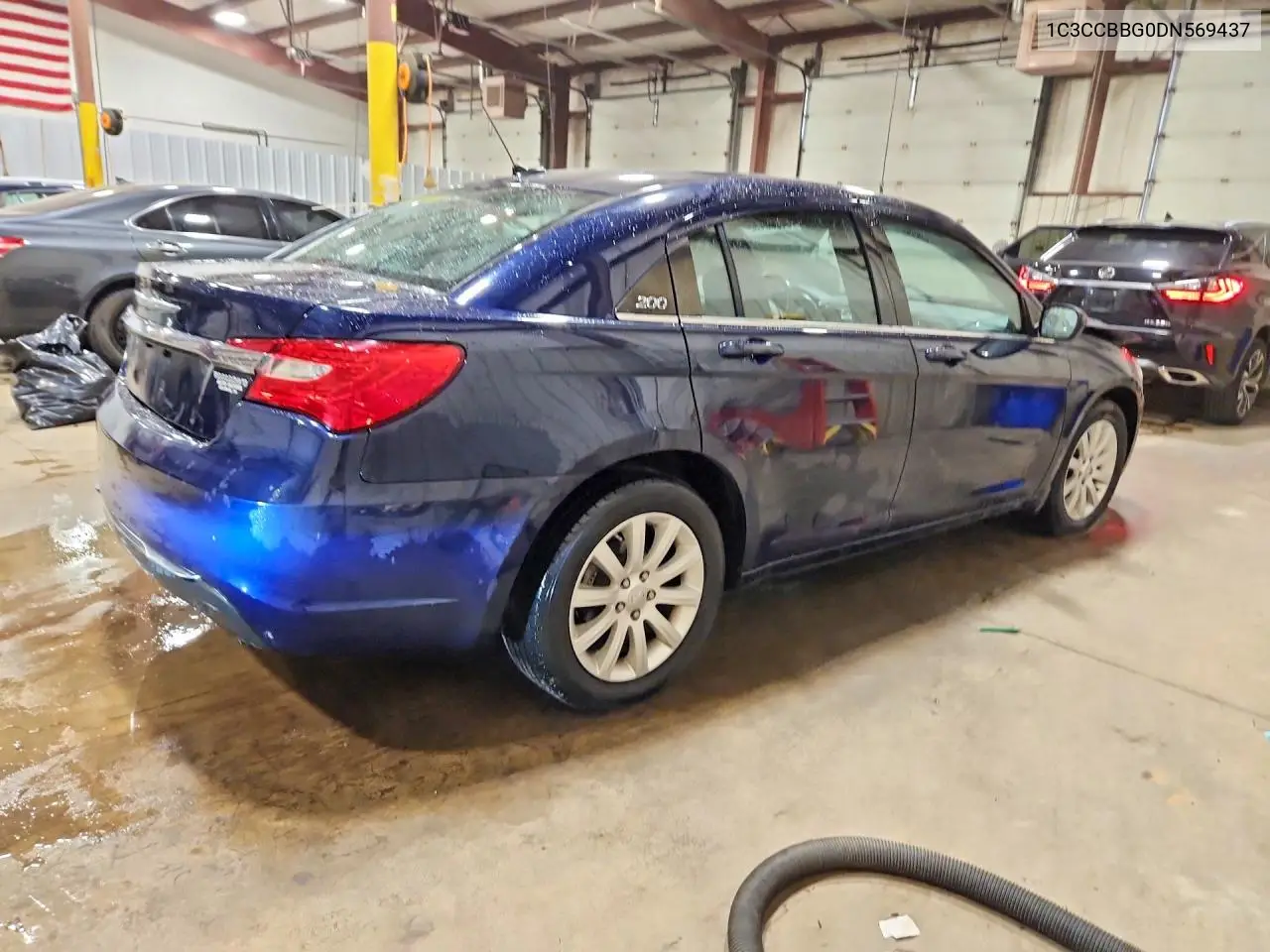 2013 Chrysler 200 Touring VIN: 1C3CCBBG0DN569437 Lot: 61560106