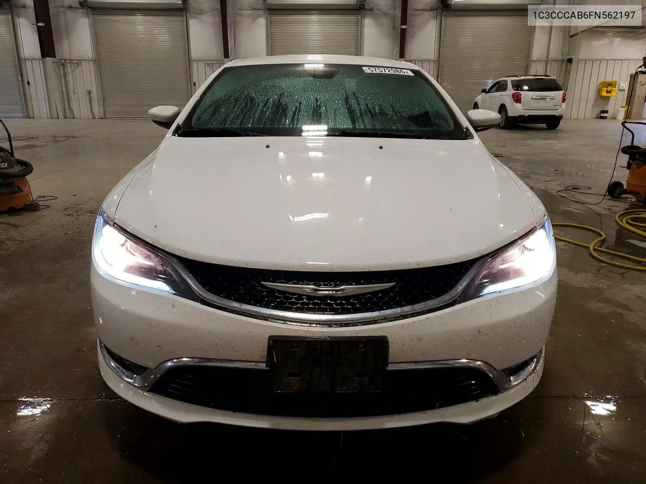 2015 Chrysler 200 Limited VIN: 1C3CCCAB6FN562197 Lot: 57572986
